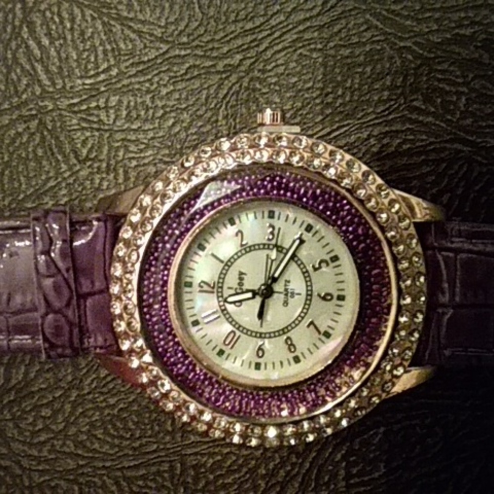 Purple Watch - Picture 4 of 7